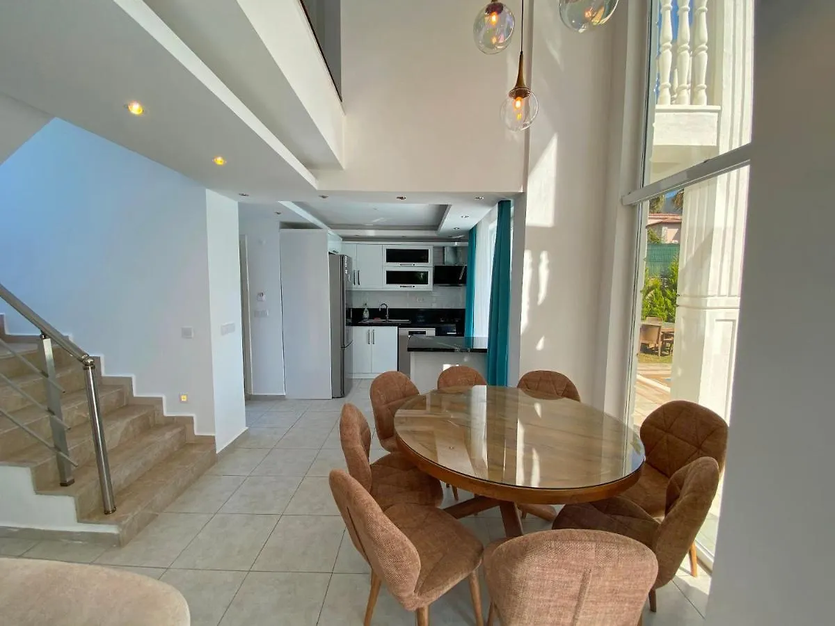 Villa White House, 4 Bedroom, Large Private Pool, Close To Amenities Fethiye