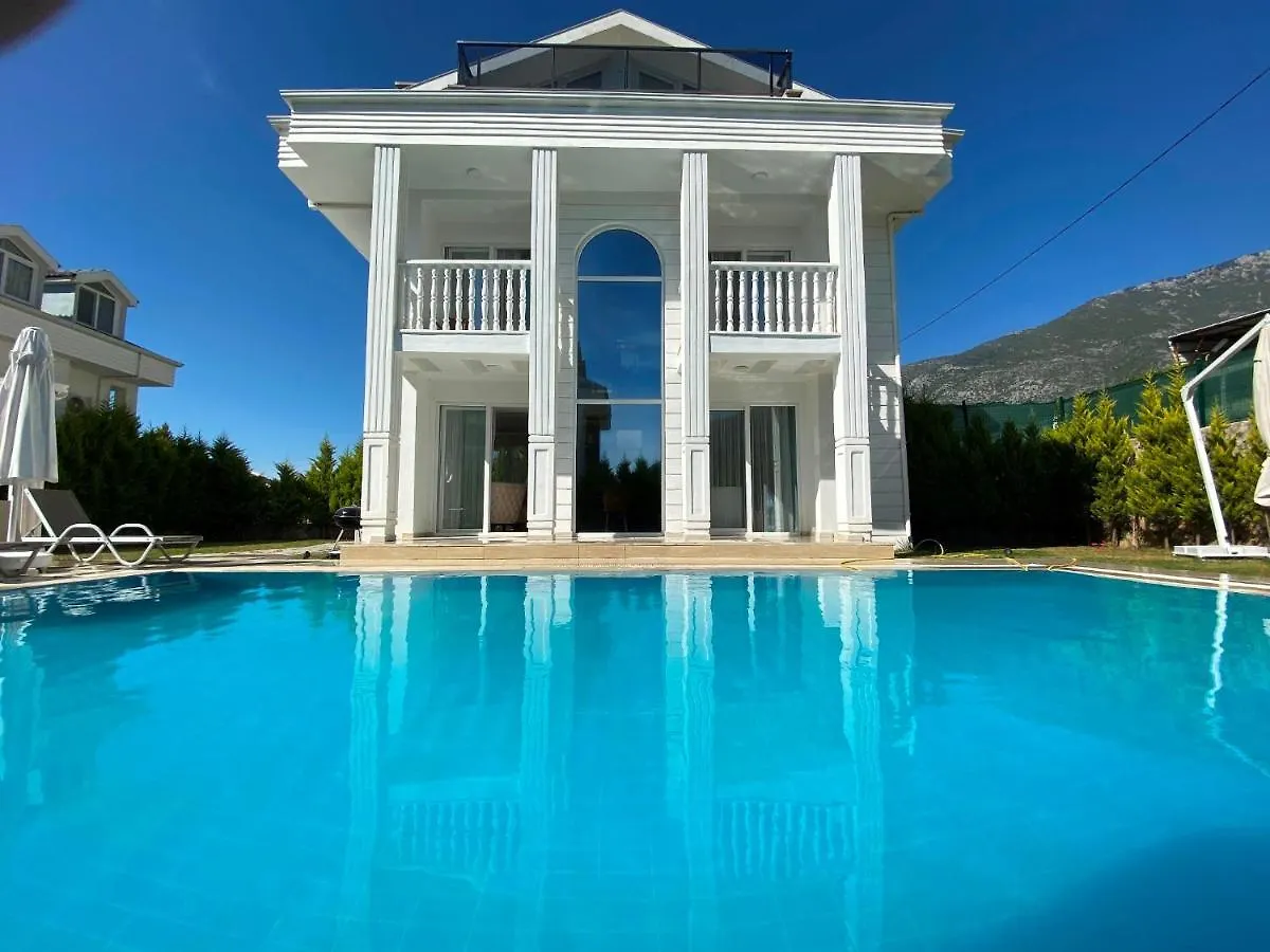 Villa White House, 4 Bedroom, Large Private Pool, Close To Amenities Fethiye Türkei