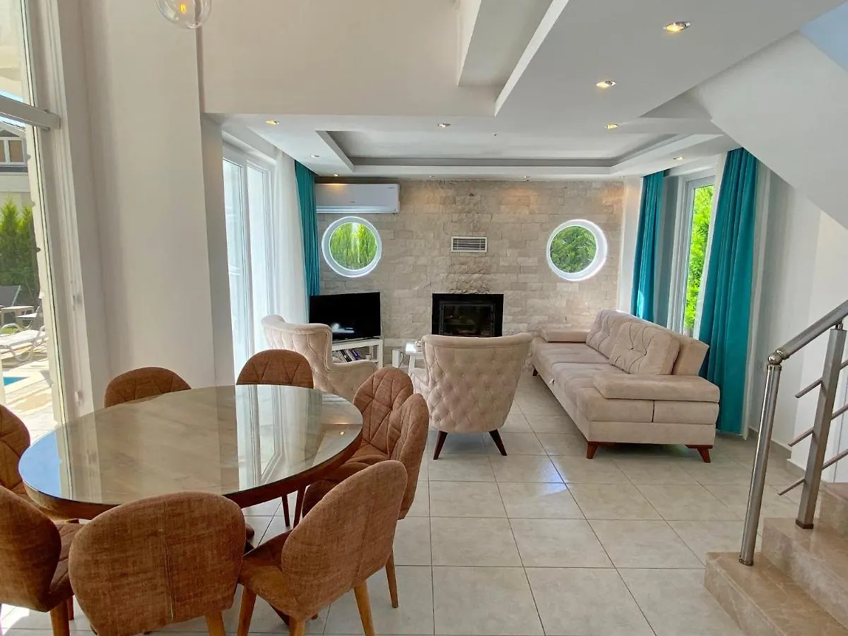 Villa White House, 4 Bedroom, Large Private Pool, Close To Amenities Fethiye
