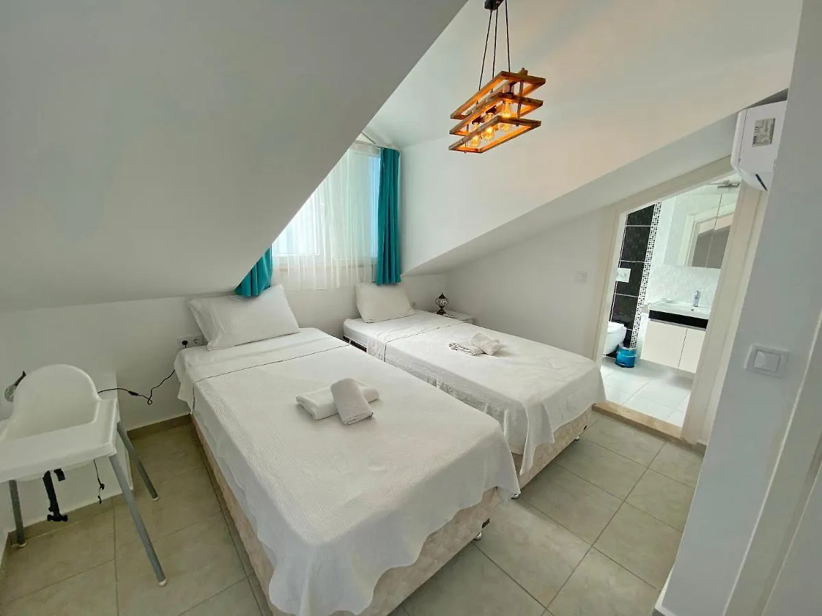 Villa White House, 4 Bedroom, Large Private Pool, Close To Amenities Fethiye
