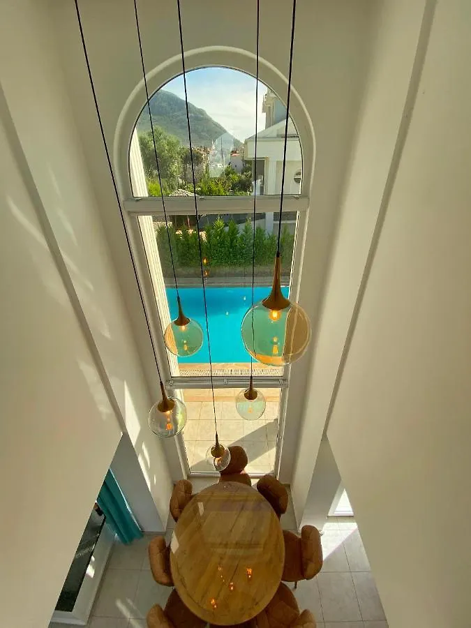 Villa White House, 4 Bedroom, Large Private Pool, Close To Amenities Fethiye